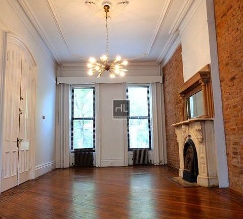 3rd image of 34 Clifton Pl #1