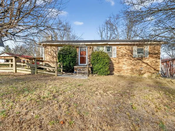 144 Island Loop Rd, Red Boiling Springs, TN 37150