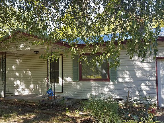 2nd image of 310 Oak St