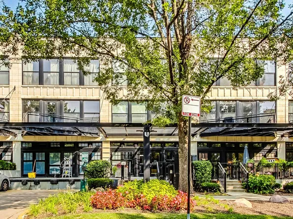 1000 W 15th St Unit 233, Chicago, IL 60608