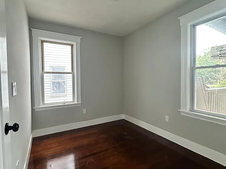 42 Irwin St #1 — Photo 4