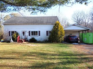 19611 Martinsville Rd, Belleville, MI 48111