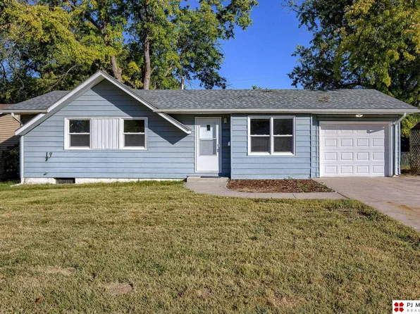 6056 Camden Ave, Omaha, NE 68104