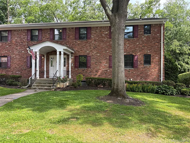 452 Somerset Dr #F — Photo 1