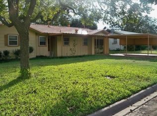 809 W 3rd St, Coleman, TX 76834
