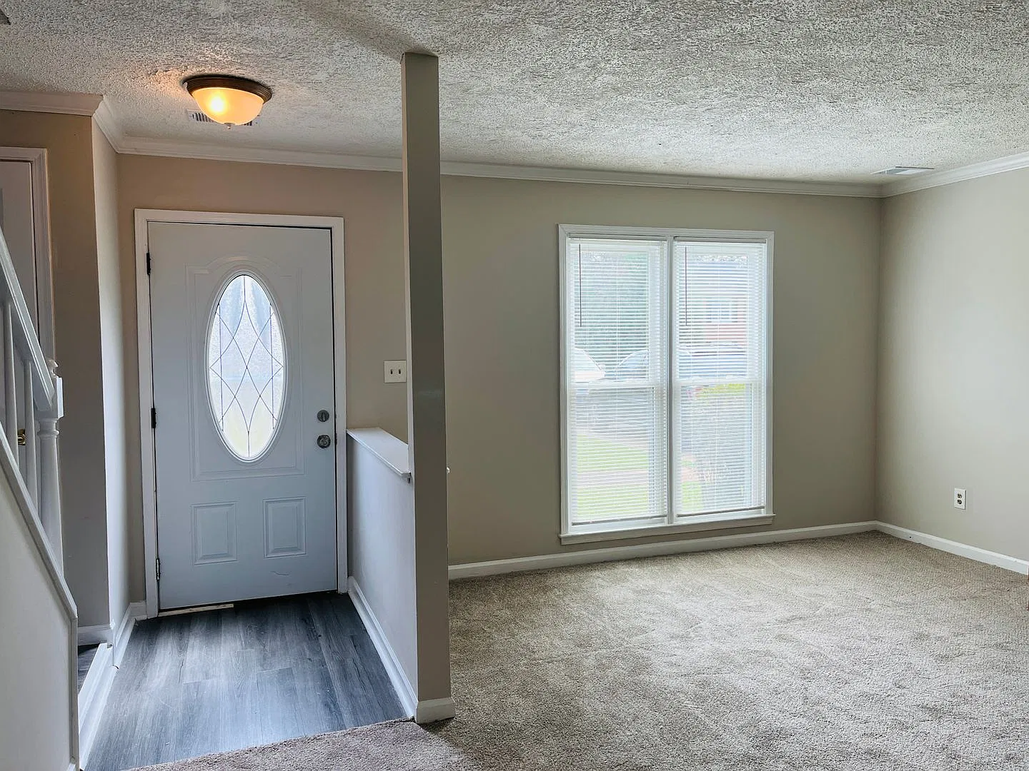 Great location! Private patio, extra room for parking, 2 bed, 2.5 baths, laundy on 2nd floor, plu... — Photo 4