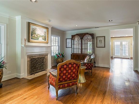 4th image of 4652 Southern Ave