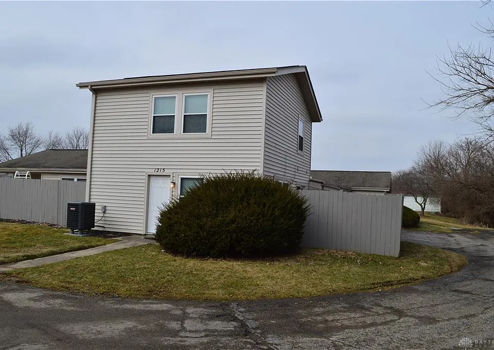 1215 Robbins Run Ct