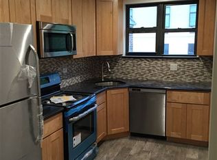 2124 23rd St, Astoria, NY 11105
