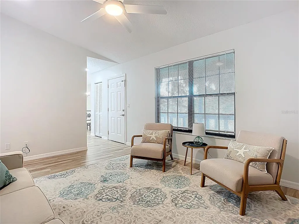 2 bed, 2.0 bath, 952 sqft, $1,350 — Photo 4