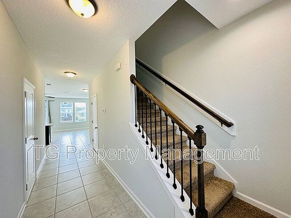 5th image of 84 Pinebury Ln