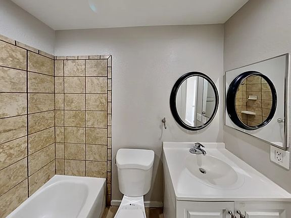 3rd image of 6024 American Beauty Ave