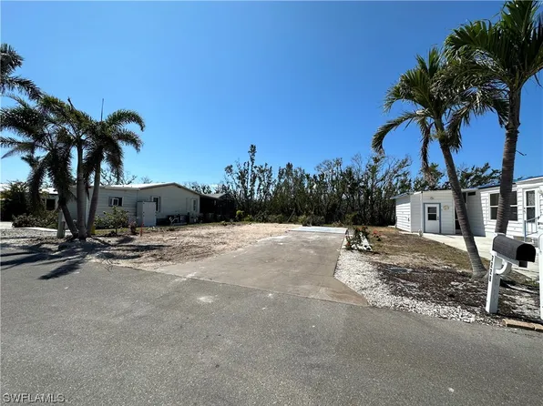 7228 Cobiac Dr, Saint James City, FL 33956