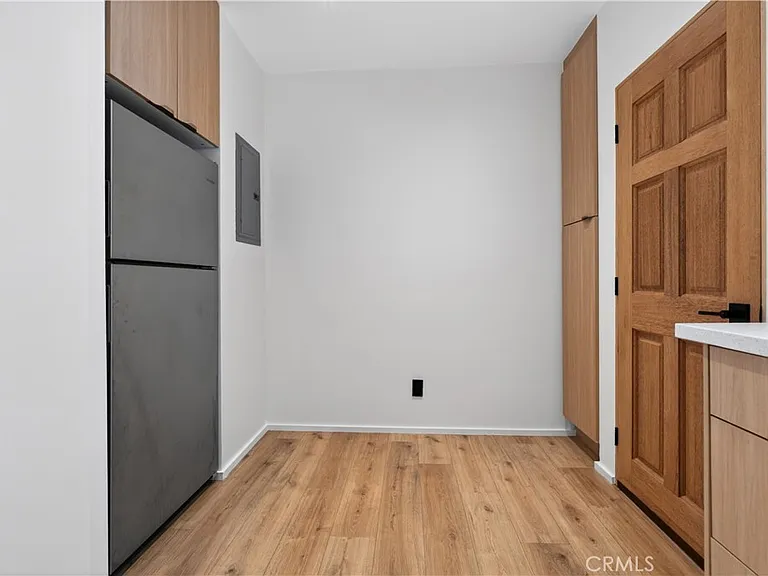1713 W Alameda Ave — Photo 24