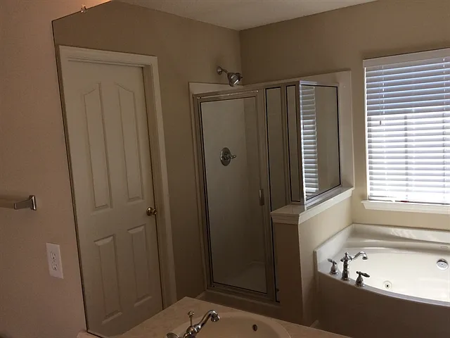 4022 Houldsworth Dr — Photo 11