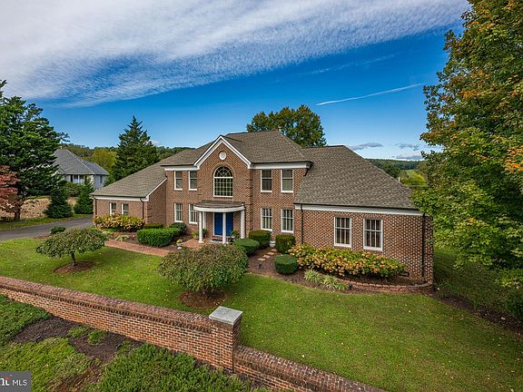 4th image of 7452 Foxview Dr