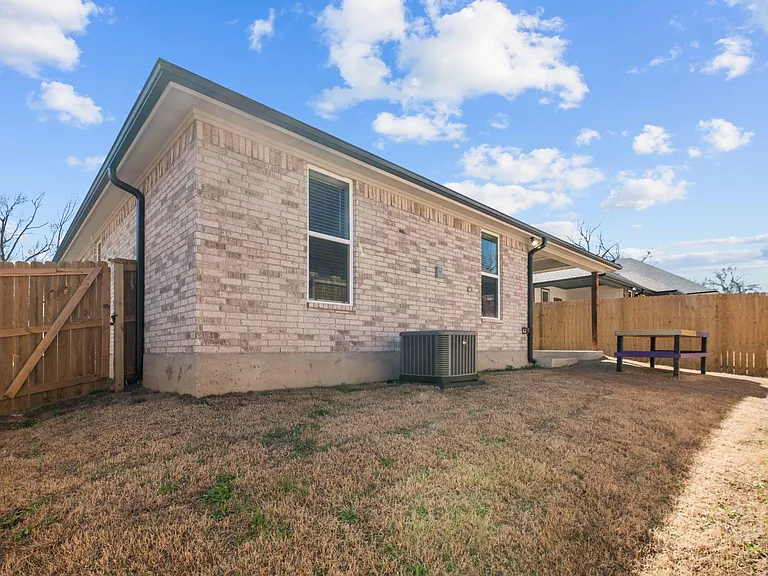3067 Royal Garden Rd — Photo 19