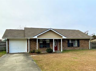 913 Willowbrook Dr, Hinesville, GA 31313