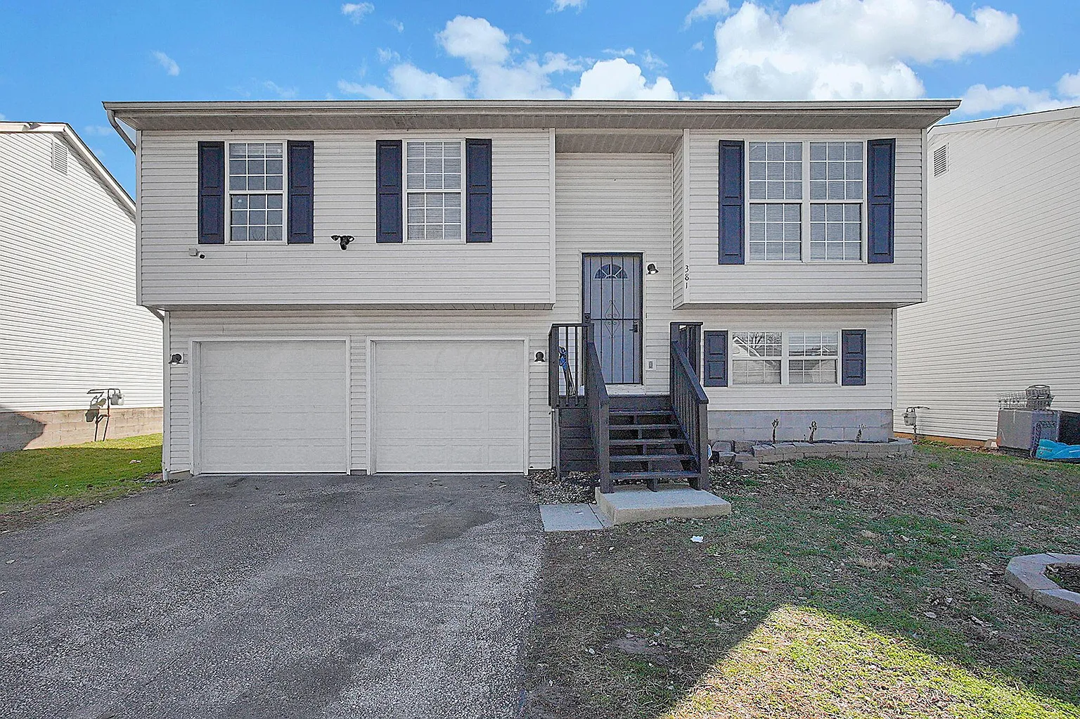 381 Chatterly Ln photo 1