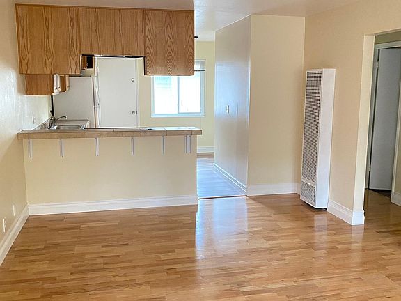 2nd image of 652 Grand Fir Ave #3