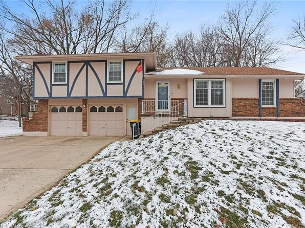 7934 N Harrison St, Gladstone, MO 64118
