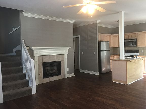 4th image of 230 N Olive Ave