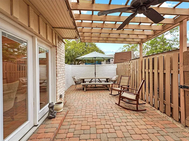 1953 Stoney Brook Dr #1953 — Photo 22
