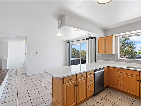 4th image of 1881 S Foothill Dr