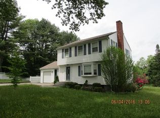 27 Maple St, Carlisle, MA 01741