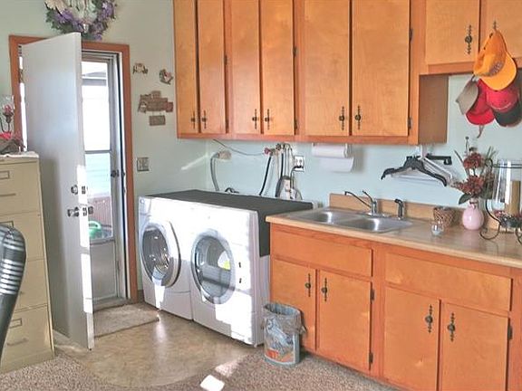 3rd image of 337 Canal Ct