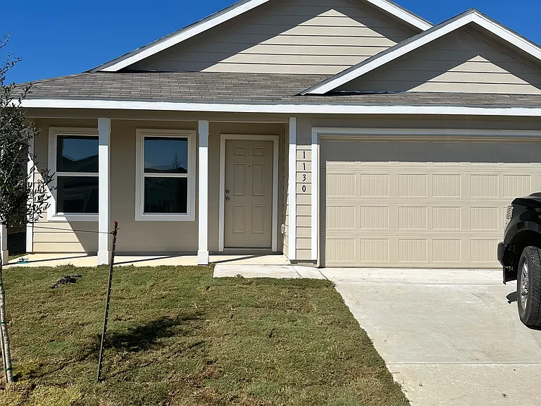 1130 Moraine Pl — Photo 1