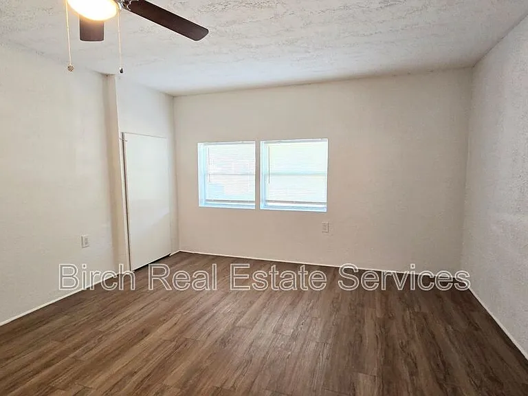 4813 Elmwood St — Photo 10
