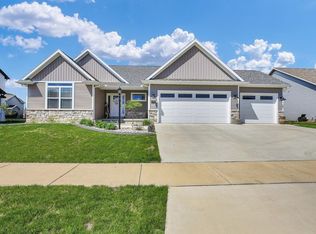 1709 Littlefield Ln, Mahomet, IL 61853