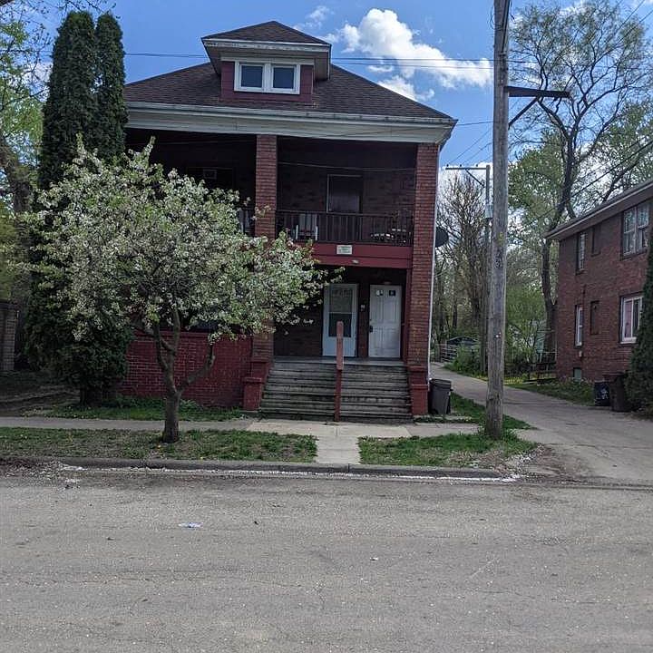 1st image of 610 Acorn St