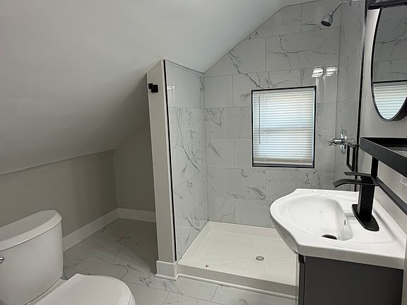 5th image of 27390 Elmhurst St #2