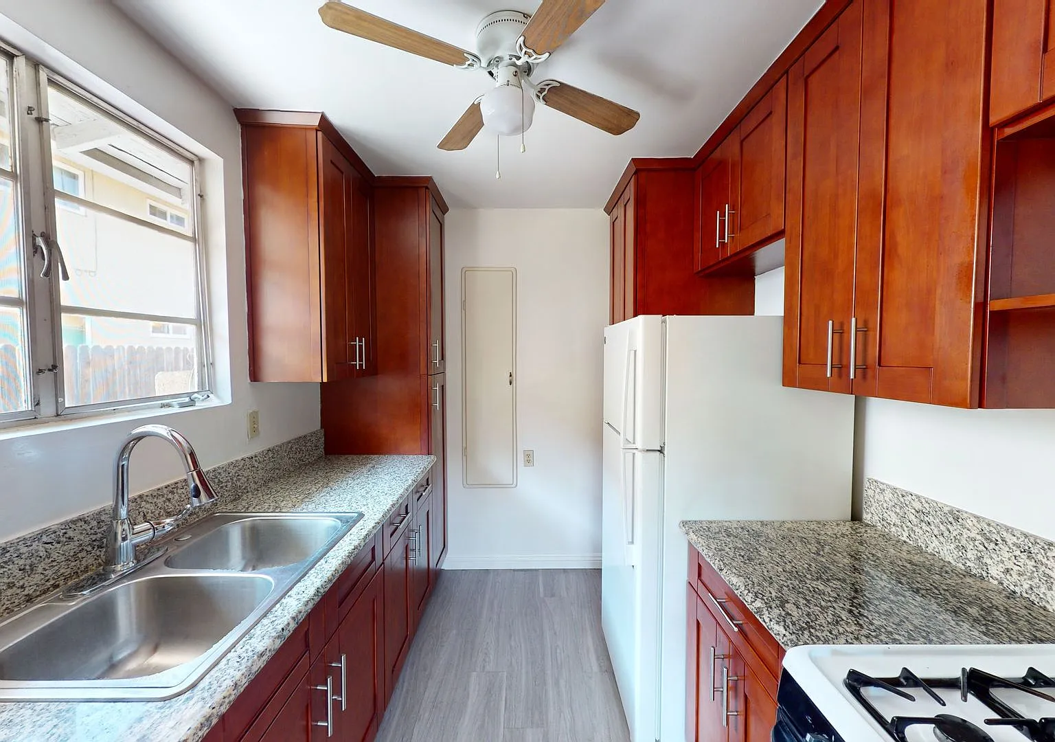 727Ora — Photo 4