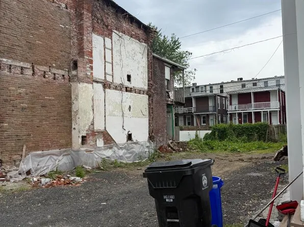 2514 Agate St, Harrisburg, PA 17110