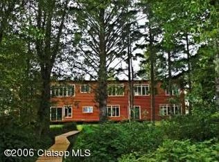 89877 Surf Pines Landing Dr, Warrenton, OR 97146