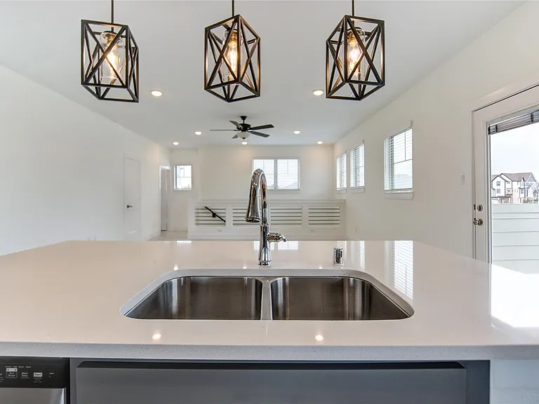 18815 River Overlook Ct — Photo 8
