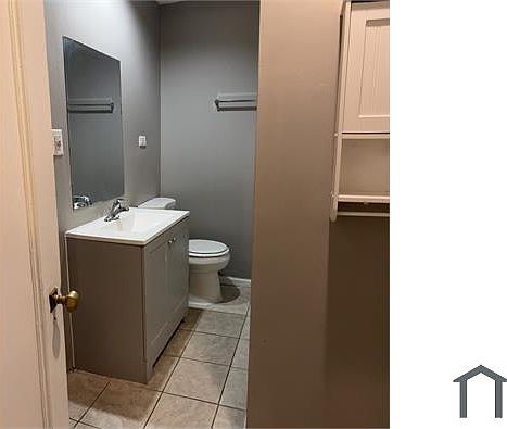 3rd image of 548 E Oakwood Blvd APT 1
