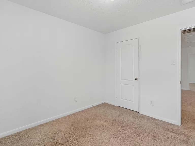647 Ash Mill Dr — Photo 16