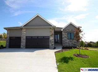 16355 Lothrop Cres, Omaha, NE 68116
