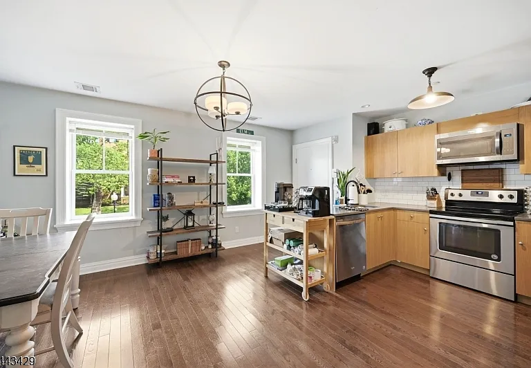 52 Elm St — Photo 10
