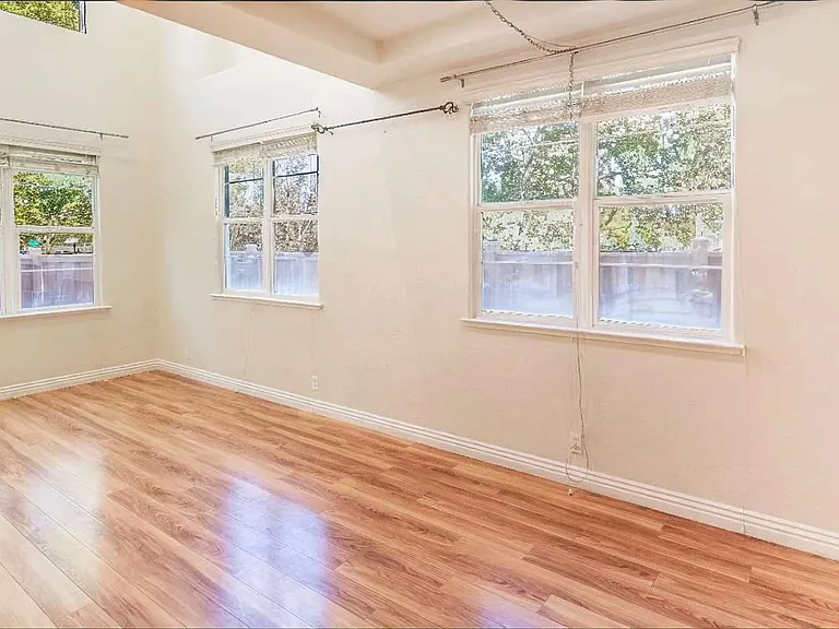 361 Vista Roma Way — Photo 15