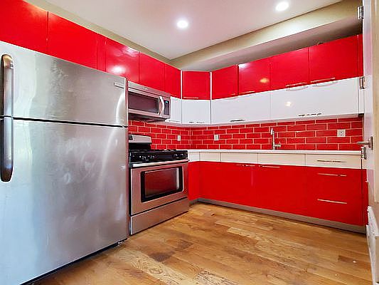 4th image of 276 Halsey St #4F