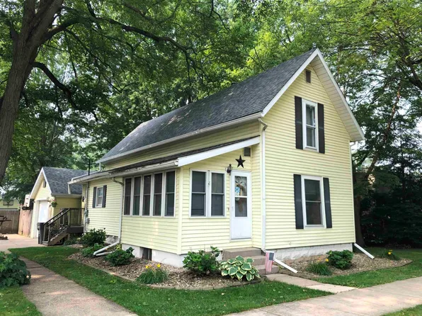 317 E Waterford St, Wakarusa, IN 46573