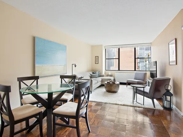 301 East 45th Street image 1 of 13