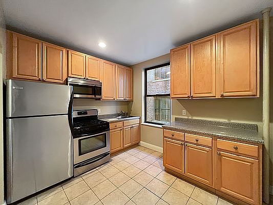 4th image of 120 Haven Ave APT 23