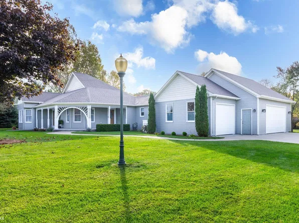 7032 E Hill Rd, Grand Blanc, MI 48439