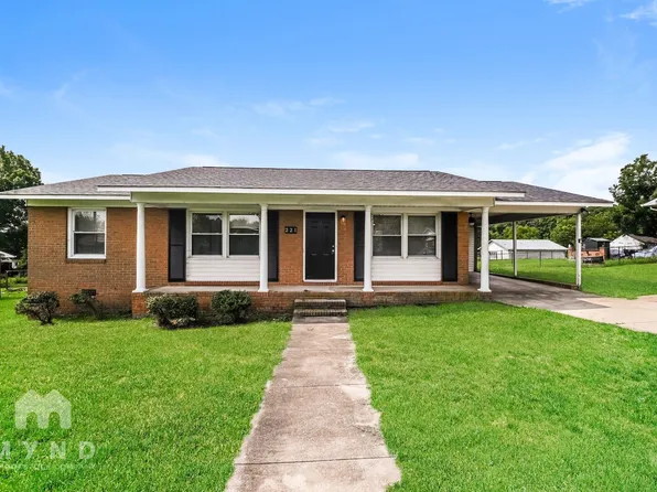221 Tanglewood Dr, Kannapolis, NC 28081